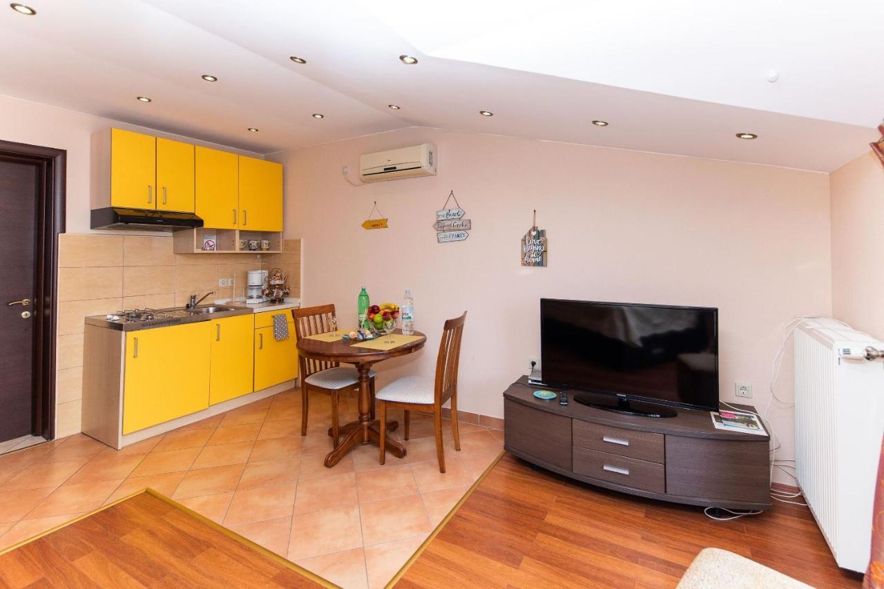 Apartments Artan Crikvenica Luaran gambar