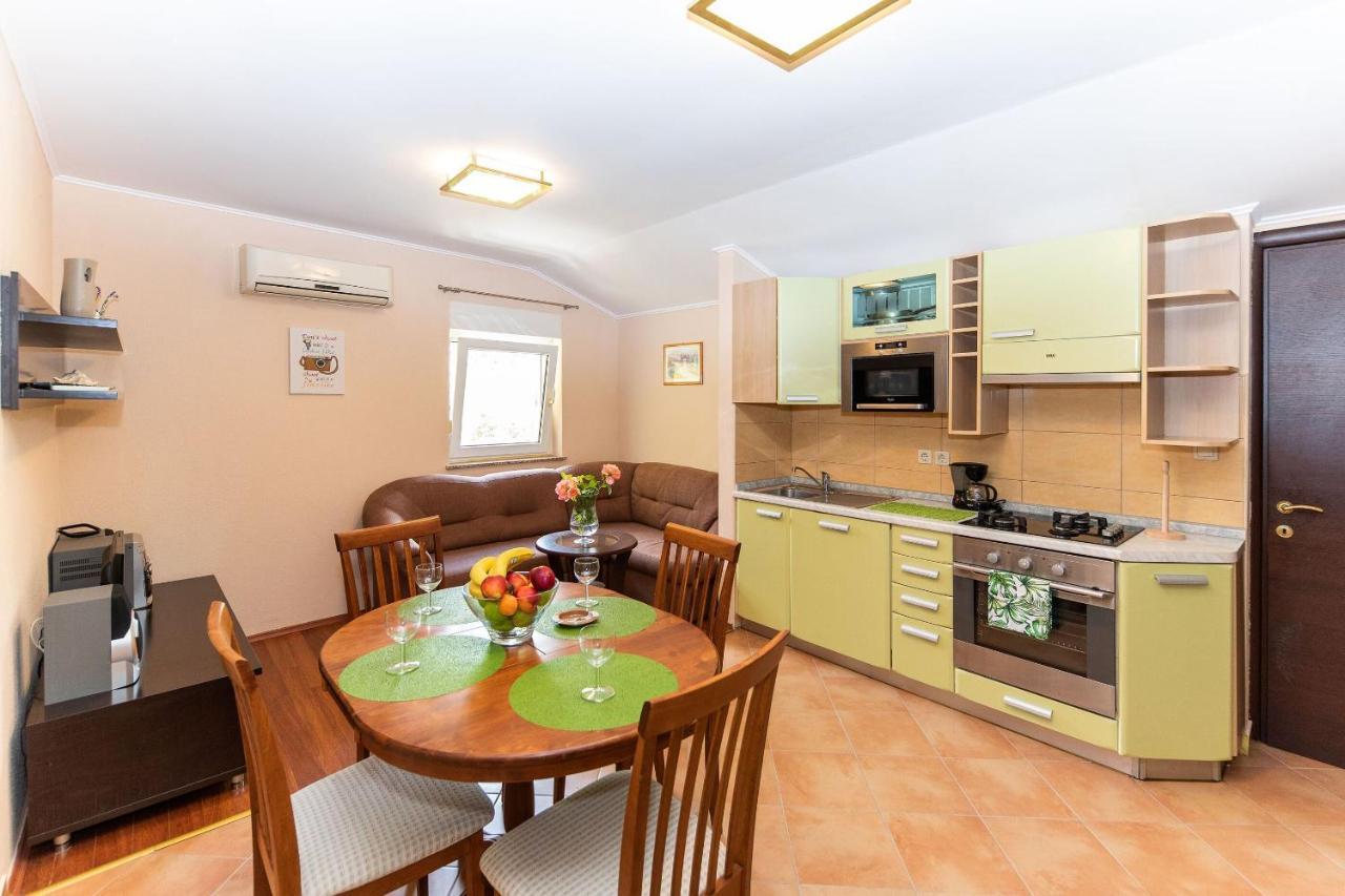 Apartments Artan Crikvenica Luaran gambar